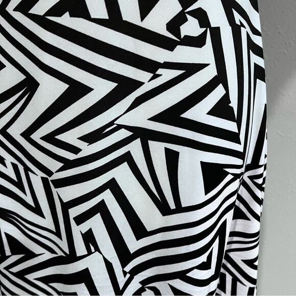 Banana USA vintage geometric print mini dress with open back details - Picture 5 of 16